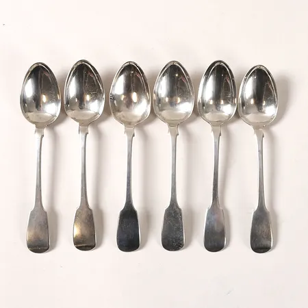 6st Kaffeskedar tillverkade av John Sutter Liverpool 1837-38, engelska kontrollstämplar, längd 130mm, silver 925/1000 Vikt: 71,5 g