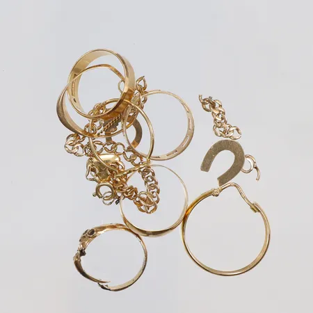 Diverse guld, defekt/gravyr, 18K Vikt: 15,4 g