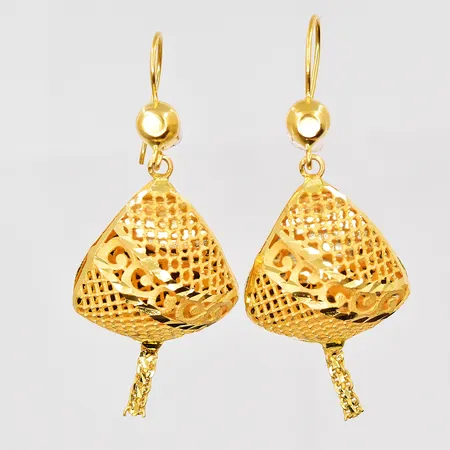 Örhängen med filigran, bredd 19mm, längd 45mm, 21K Vikt: 5 g