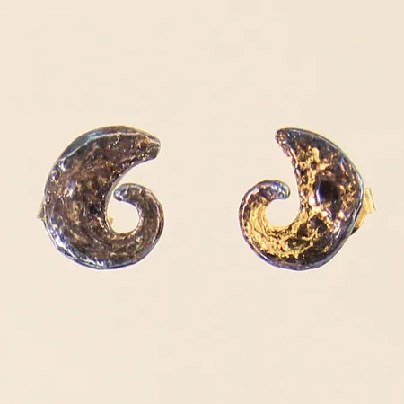 Ett par örhängen med dekor, Flora Danica, Danmark, Ø11mm, svag förgyllning, förgyllt silver 925/1000 Vikt: 2,1 g