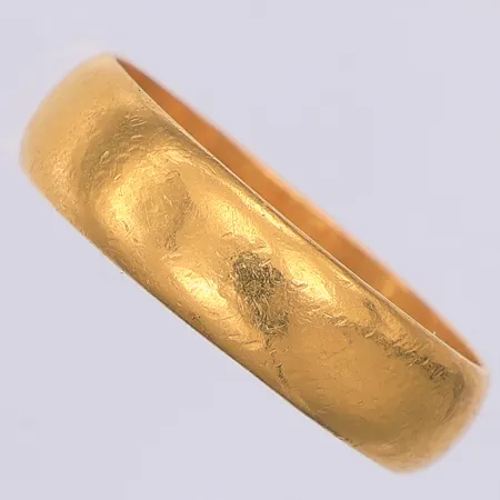 Ring slät stl 18, 23K Vikt: 6,2 g