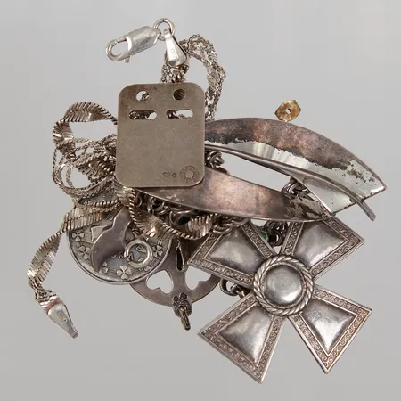 Diverse silversmycken, defekt/gravyr, Silver 830-925/1000  Vikt: 39,3 g