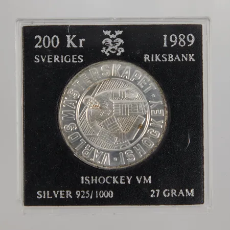 Jubileumsmynt Ishockey VM 1989 200 Kronor, Ø36mm, Silver 925/1000 plastetui  Vikt: 27 g