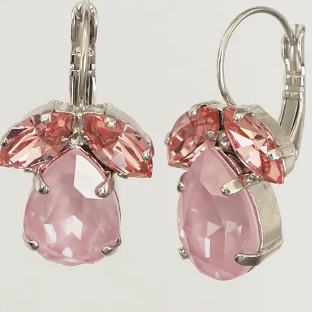 Ett par örhängen med stenar, Soft Pink Combo, Timo Earrings, Caroline Svedbom, längd: ca 28mm, bredd: ca 15mm, vitmetall, originalask