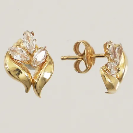 Ett par örhängen med vita stenar, längd 11,5mm, bredd 8,5mm, GHA, 18K  Vikt: 0,8 g