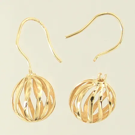 Ett par örhängen, defekta, 18K  Vikt: 3,4 g