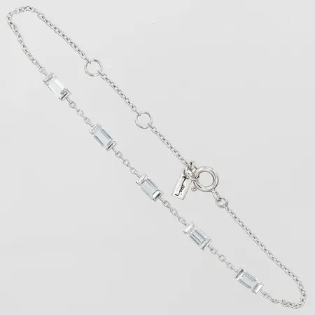 Armband Efva Attling A Macaron Dream Bracelet med blå topaser 5 x ca 0.42ct, justerbar längd: 16, 17,5 och 19cm, silver 925/1000. Nypris 2600:-. Vikt: 2,4 g