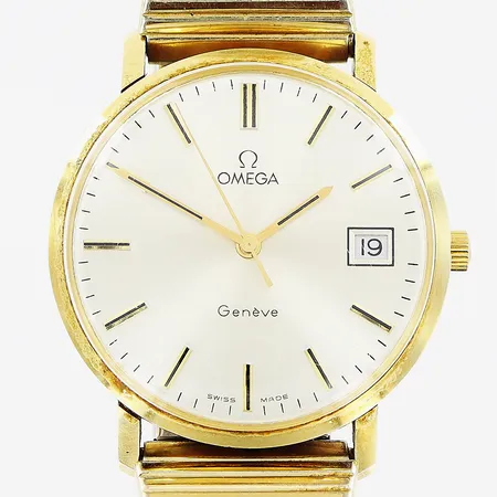 Herrur Omega Genéve 14K, manuell, Ø34mm, vit urtavla, datum, sekundvisare, caliber 1030, verk nr 35779460, boett nr 1181/1329051, flexlänk i gulmetall ej original, gravyr, inga tillbehör.