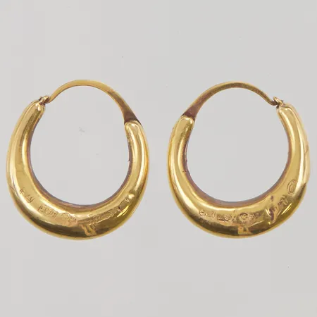 Ett par örhängen, creoler, 19x17mm, ojämna, 18K, 1,3g.