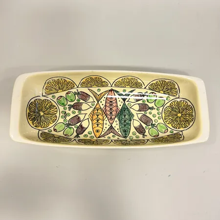 Uppläggningsfat Legyma Ella Bergstrand, för JIE, Gantofta, mått ca 5 x 13 x 32cm, bruksslitage, mindre nagg  Skickas med paket.