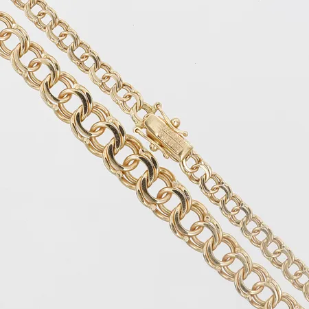 Collier doserad Bismarck, längd 42cm, bredd 4-8mm, kistlås med dubbla låsåttor, 18K guld Vikt: 20,4 g