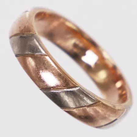 Ring trefärgad, stl 16½, bredd 4,4mm, 18K Vikt: 5,8 g