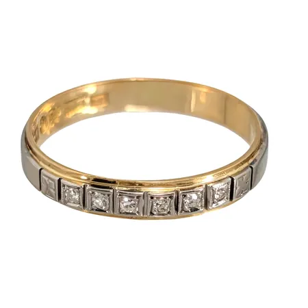 Diamantring, 18K guld, Diamanter 6 x 0,003ct, Rosengren & Eriksson Guldsmedja (R&E), Stockholm, svensk kontrollstämpel, Ø17½ mm, bredd 3,3 mm Vikt: 2,3 g