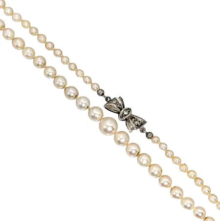 Pärlcollier, odlade sötvattenspärlor, doserad modell, Ø3,5-7,5 mm, blåvitrosa ton, lås "Rosett" i silver 835/1000 (16x7,5 mm), Markasiter, längd 46,5 cm Vikt: 12,5 g