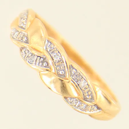 Ring med diamanter 6 x ca 0,01ct, stl 18, bredd 2-5mm, 18K  Vikt: 2,2 g