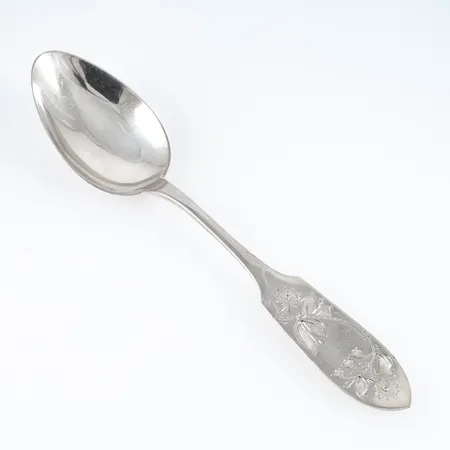 13 bordsskedar i silver (830/1000) av modellen Tornedal/Finnmyrten. Längd 175 mm, vikt 468,6g. Blandade stämplar COP och MEMA. 