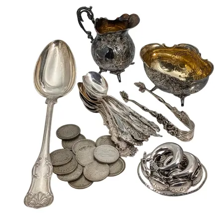 Parti silver, 400-925/1000, finvikt cirka 392g Vikt: 392 g