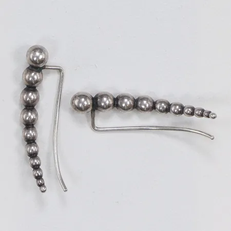 Ett par örhängen Georg Jensen Moonlight grapes, längd 29mm, bredd ca1-4mm, krokar, silver 925/1000 Vikt: 4,9 g