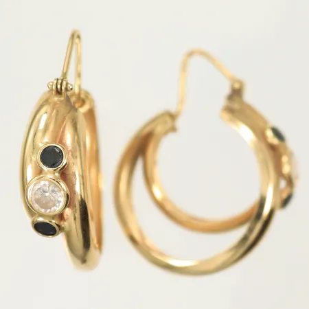 Ett par örhängen med svarta och vita stenar, längd ca 32mm, bredd 1-6mm (slitna, ojämn) 14K, 5,6g 