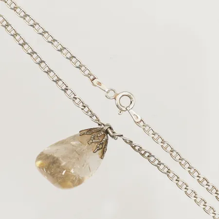 Kedja med hänge, längd 50cm, bredd 2,6mm, hänge ej silver, med sten ca 29mm inklusive ögla, bredd 13mm, 925/1000 silver Bruttovikt 10,9g  