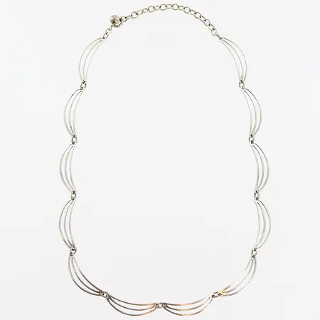 Collier 45cm, bredd 7mm, silver 830/1000. Vikt: 8,9 g