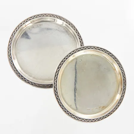 8 Glasunderlägg, Ø 7,5cm, GAB, 830/1000 Silver Vikt: 139,8 g