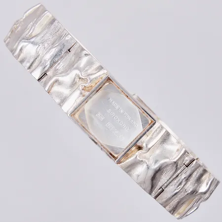 Damur MATTI J. HYVARINEN Sirokoru Finland år 1975, urverk saknas, längd: ca 17cm, bredd: ca 17mm, 925/1000 silver Vikt: 48,1 g