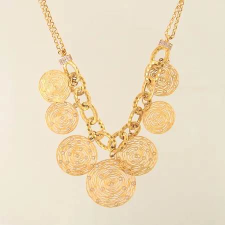 Collier, åtta integrerade hängen med vita samt blå stenar, längd 46cm, bredd 3-36mm, 21K  Vikt: 20,9 g