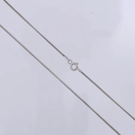 Kedja Ormlänk 42,5cm lång & 1,3mm bred, något ojämn, 925/1000 silver Vikt: 4,2 g