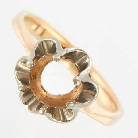 Ring stl 17, bredd: 3-11mm, saknar sten 14K  Vikt: 3,7 g
