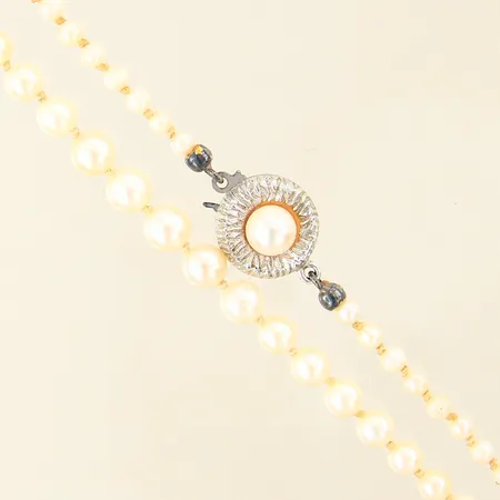 Pärlcollier, doserat, med odlade pärlor, längd 55cm, bredd 5-12mm, pärlor med slitage, lås i silver 835/1000, bruttovikt: 9,6g Vikt: 0 g