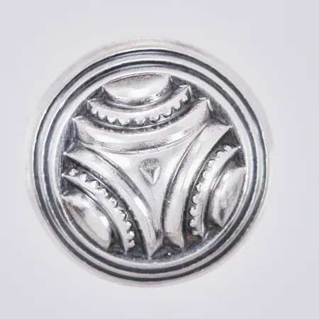 Ring Kalevala stl: 17½ bredd: ca 5-20mm år 1996, 925/1000 silver Vikt: 9,1 g