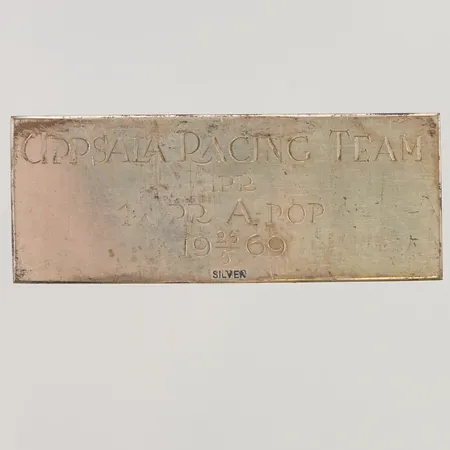 Plakett i silver, gravyr, 830/1000, 12,2g.