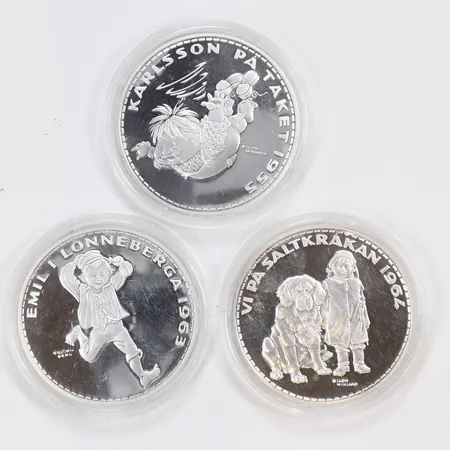 3st Minnesmedaljer Astrid Lindgren Sverige 1907-2002, Emil i Lönneberga, Karlsson, Saltkråkan Ø38,5mm, silver, 999/1000, med plastetui Vikt: 81,2 g