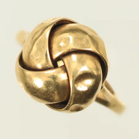 Ring med knut, stl 16¾ bredd 2-11mm, 14K Vikt: 1,8 g