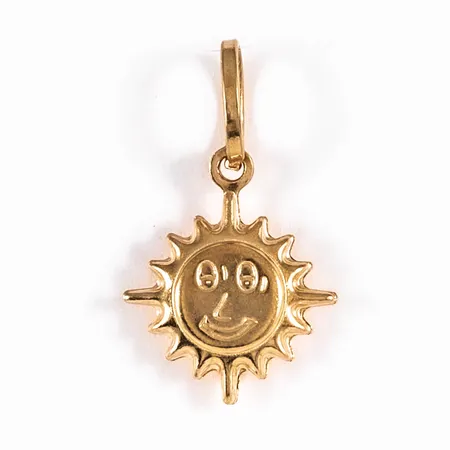 Hänge Sol i 18K guld. Det är 13 mm brett, 21,5 mm långt inkl. ögla och väger 0,9g. 