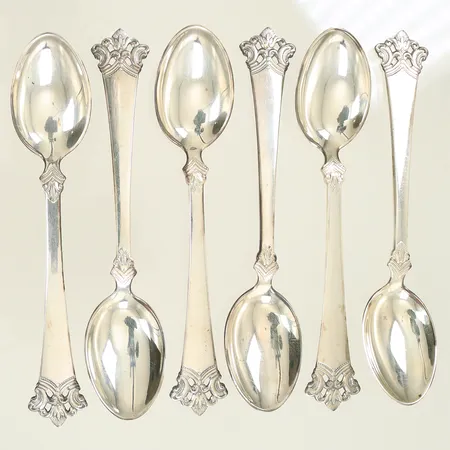 6 Kaffeskedar 115mm, repiga, silver 830/1000-delar, 61,6g Vikt: 61,6 g