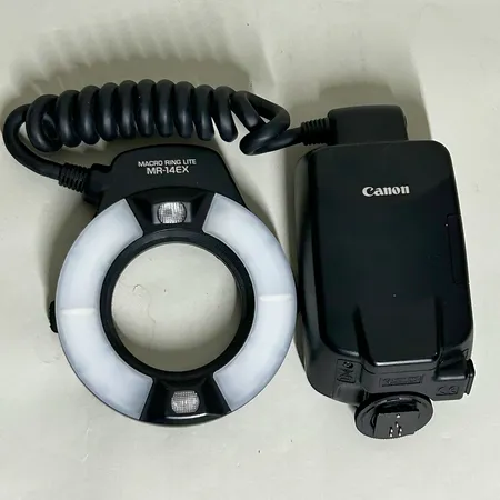 Blixt Canon Macro Ring Lite MR-14EX Skickas med postpaket.