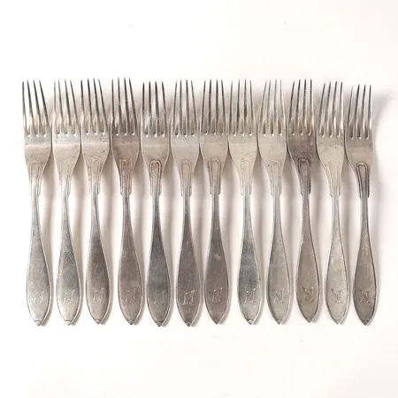 12st Matgafflar modell Svensk spets, längd 213mm, monogramgravyr, tillverkad av A G Dufva, Stockholm 1906, silver 830/1000 Vikt: 880,5 g