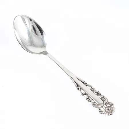 12 kaffeskedar i silver av modellen Aristokrat, längd 112 mm. Vikt: 157,6g. 