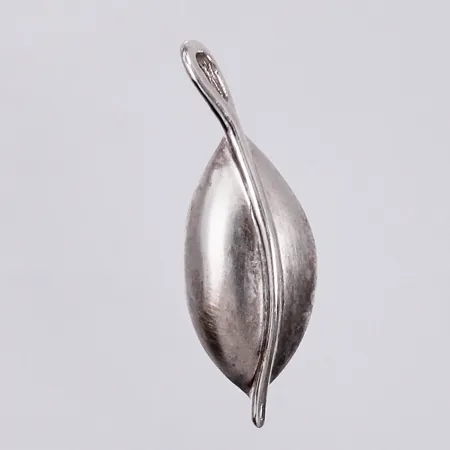 Hänge längd: ca 3,8cm bredd. ca 13mm 925/1000 silver Vikt: 3,3 g
