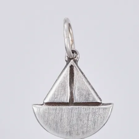 Hänge längd ca 15mm, bredd ca 11mm, silver Vikt: 1 g