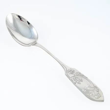 12 kaffeskedar i silver (830/1000) av modellen Tornedal/Finnmyrten. Längd 122 mm, vikt 173,2g. Fint skick. Schatull för 12 kaffeskedar medföljer. 