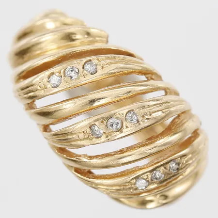 Ring med briljantslipade diamanter totalt ca 0,09ct, tillverkad av Alton Falköping 1989, 18K guld Vikt: 5,5 g