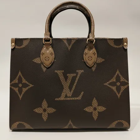 Väska Louis Vuitton Onthego MM, Monogram Canvas, mått ca 35x27x14cm, datumkod FL4290, Made in France, två svarta långa läderhandtag, små fläckar insida foder samt handtag, viss lukt, behov av rengöring, dustbag, originalkartong.  Skickas med postpaket.