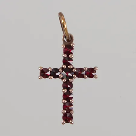 Hänge Kors med granater, längd inklusive ögla 23mm, bredd 11,9mm, 830/1000 silver,  Vikt: 0,8 g