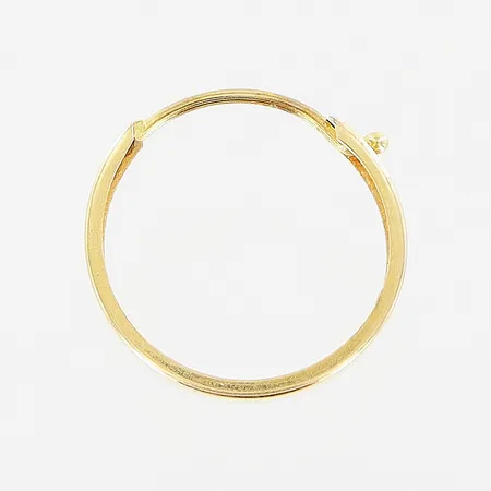 Enstaka örhänge, Ø14mm, bredd 3mm, skevheter, 18K. Vikt: 0,3 g