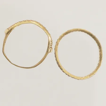 Två ringar, stenar, defekt, 14K  Vikt: 3,4 g