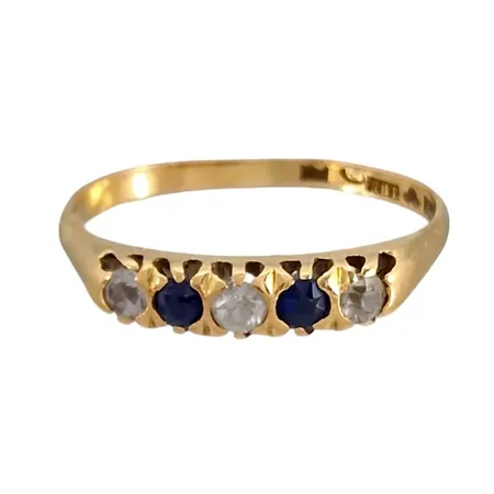 Ring, 18K guld, defekt - bucklor, slitna stenar Vikt: 1,9 g