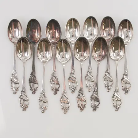 13 Kaffeskedar, 11,5cm, gravyr, 830/1000 silver, 132,9g.